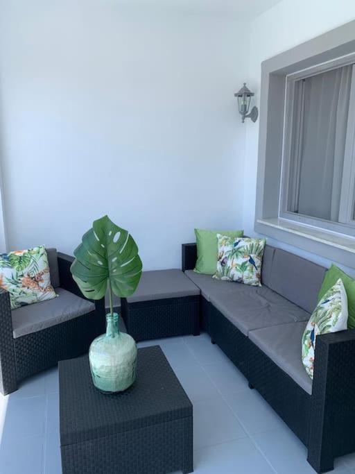 Mediterranean Breeze Beach House เอล เบรแคร์ ภายนอก รูปภาพ