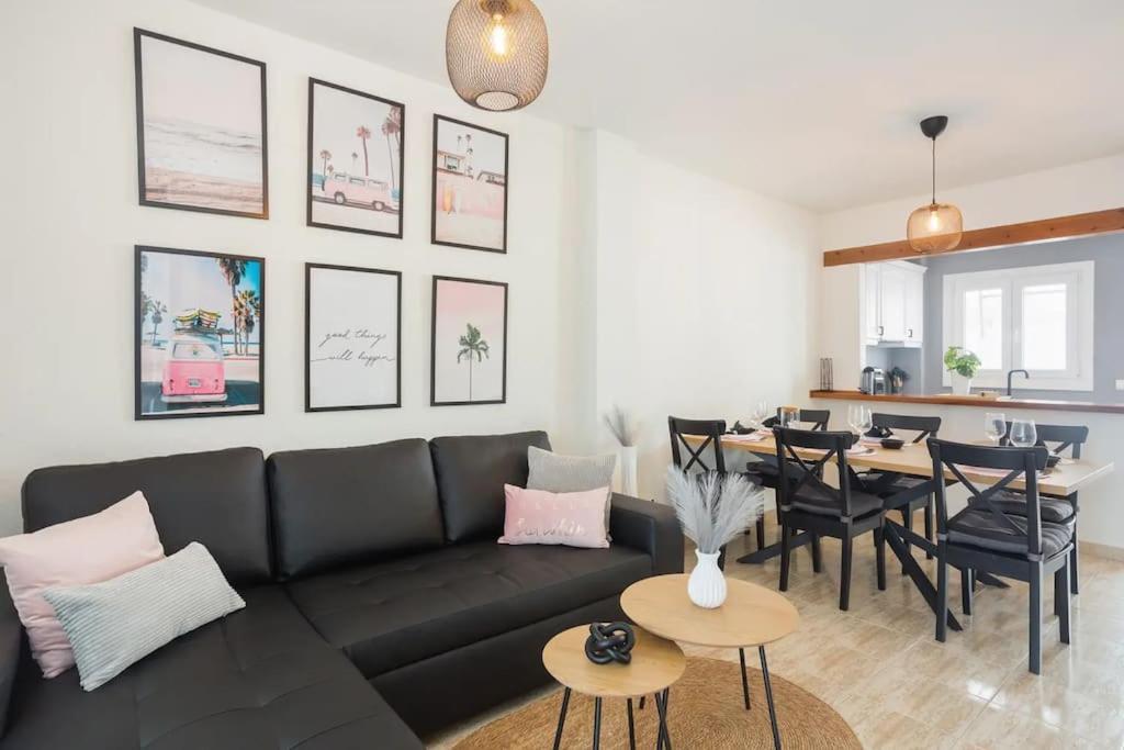Mediterranean Breeze Beach House เอล เบรแคร์ ภายนอก รูปภาพ