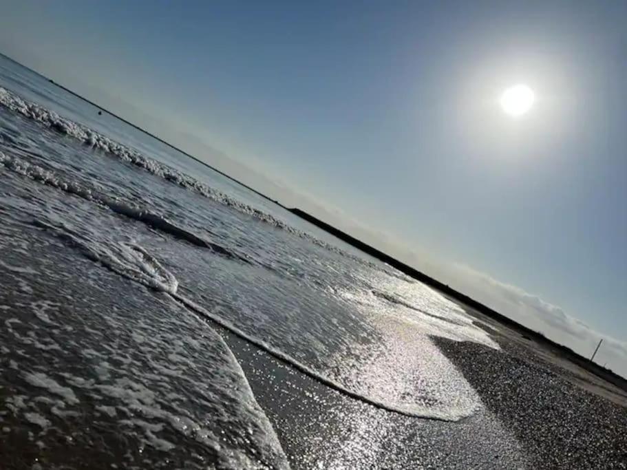 Mediterranean Breeze Beach House เอล เบรแคร์ ภายนอก รูปภาพ