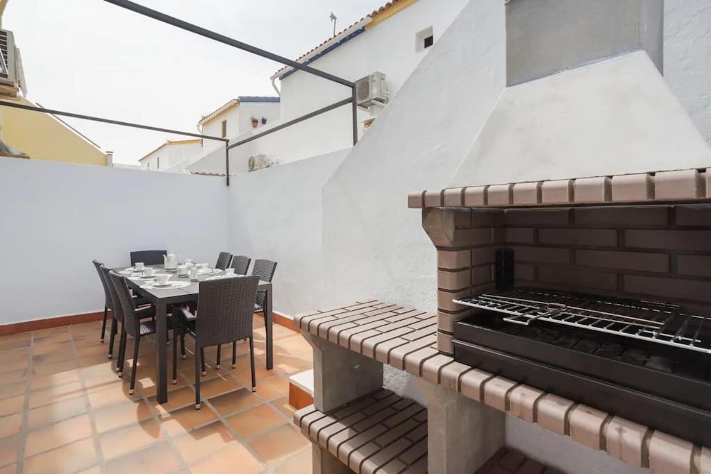 Mediterranean Breeze Beach House เอล เบรแคร์ ภายนอก รูปภาพ